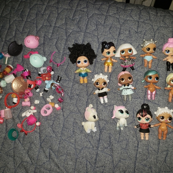 Lot of LOLS dolls